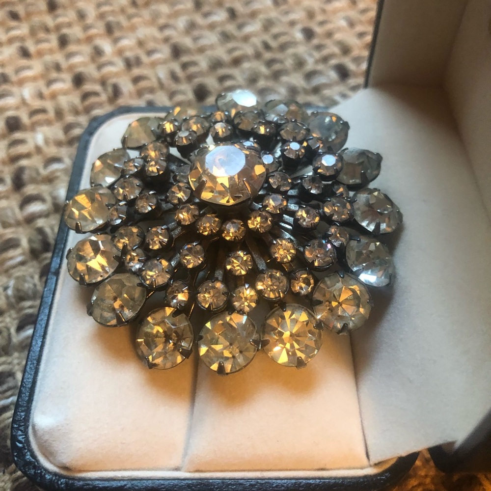 Vintage Rhinestone Brooch - Picture 2 of 7